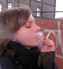 hogyan lehet leszokni a dohányzó lányokról)