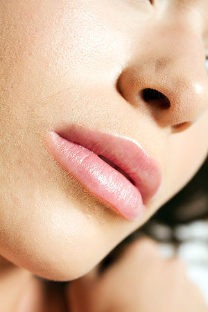 Mit tehetsz a kirepedezett ajkaid ápolásáért?