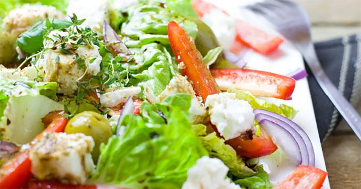 Joghurtos zöldfűszeres salátaöntet