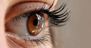 Szemszárazság, vörös szemek: pajzsmirigybetegség is okozhatja