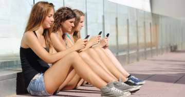 Tényleg magasabb lehet a vérnyomásom a sok kütyühasználattól?